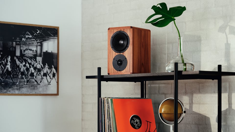 2560x1440px_Homepage_DynaudioLegend_13