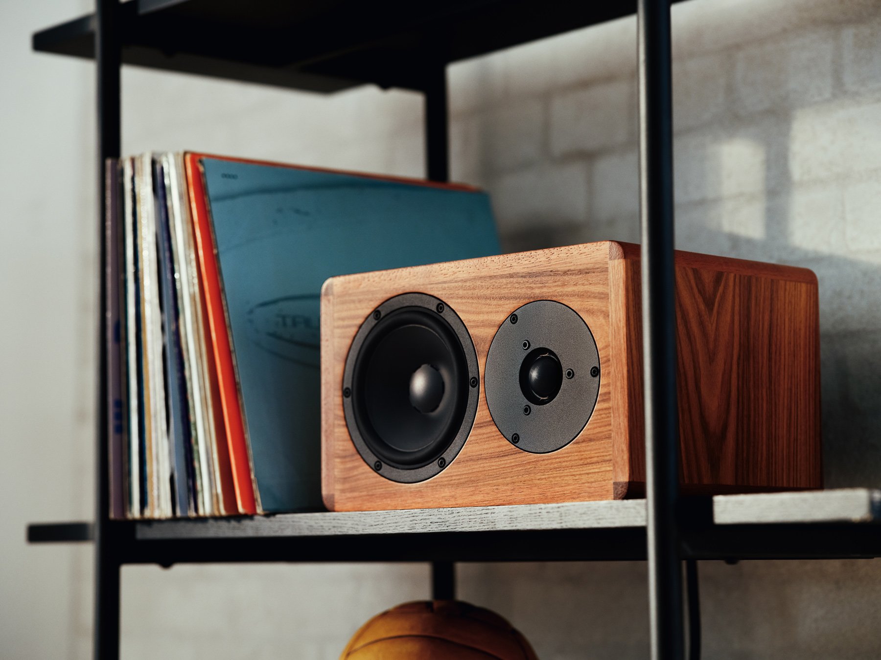 Dynaudio_Legend_NaturalRosewood_LS_14