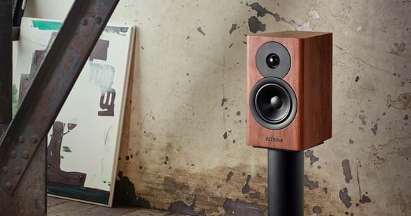 dynaudio-evoke-10-walnut-lifestyle-02-crop