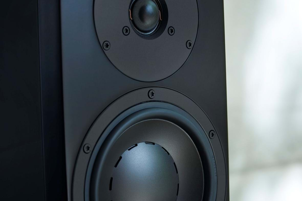 dynaudio-focusxd-close-up-2