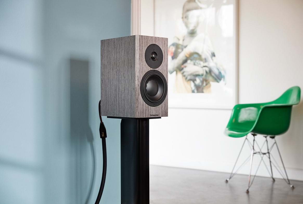 dynaudio-special-40-lifestyle-grey-birch-02