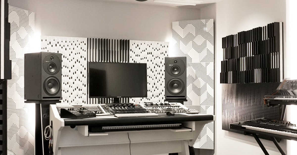 Dynaudio_Core59_SonicRoom_01_1200x628px Dynaudio_Core59_SonicRoom_01_1200x628px